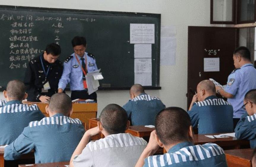 被判“无期”的罪犯:每天在监狱里干什么?说出来可能都不信