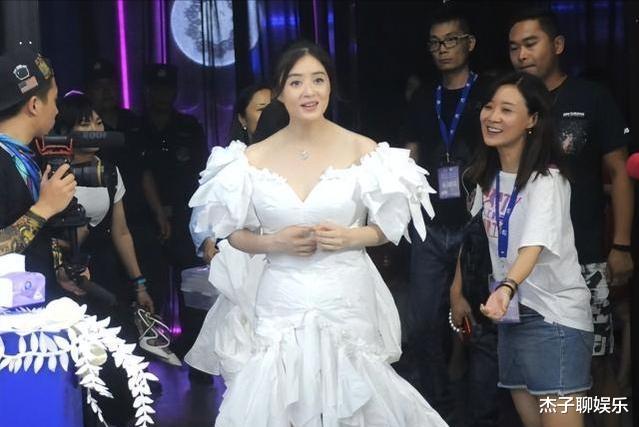 蒋欣 39岁蒋欣撕掉“微胖标签”，体重成功降到90斤，美出新高度