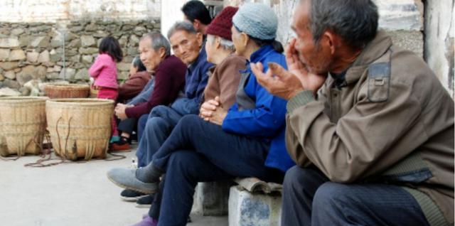 购房置业|“掏出全款给儿买房沦为笑柄”？高龄老人仰天感慨，道出多少辛酸