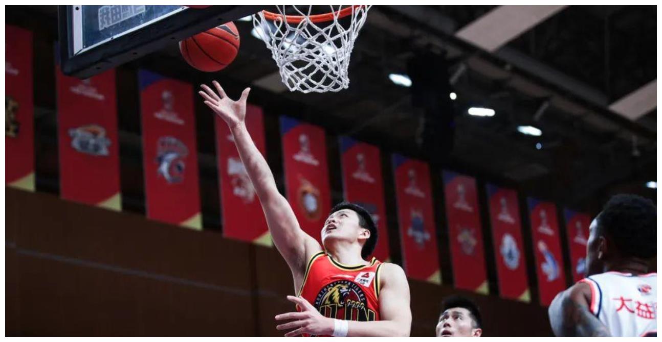 8人出战吉林惨败广东 状元郎可昂首离开 他值得一个全明星席位