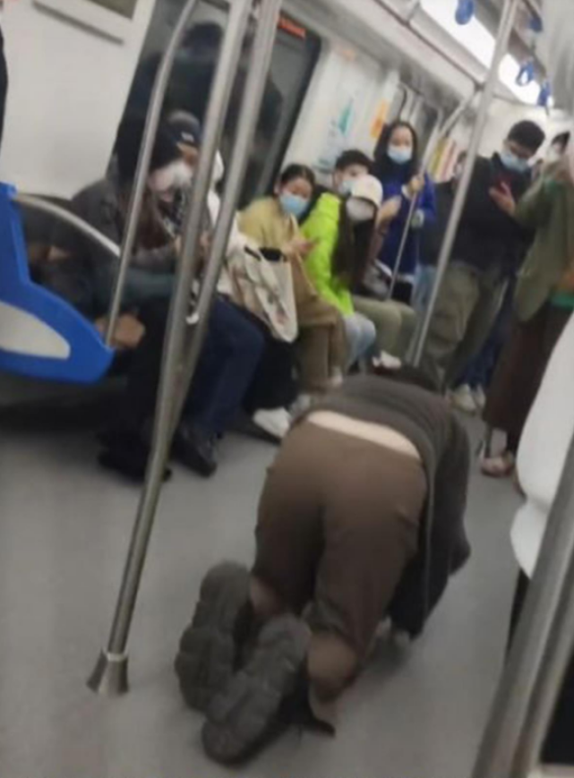 互联网大会|假扮“班主任”？该管管这类型的网红了，网络上应该传递的是正能量