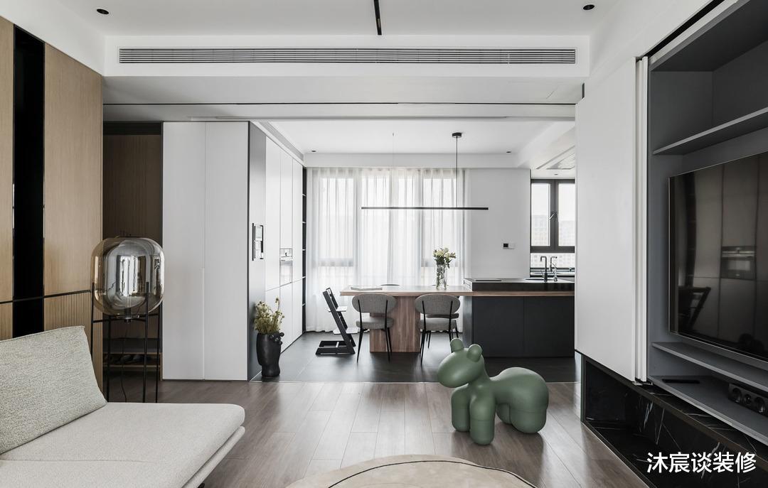 上海夫妇的新房，多功能客厅很实用，室内简洁治愈，还有大量收纳