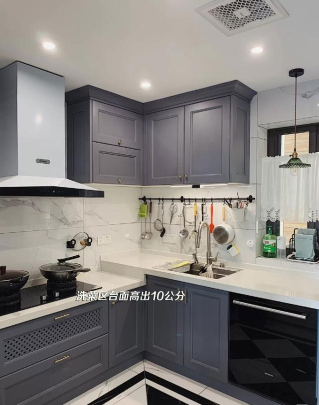 很庆幸,厨房装修坚持增加7个设计,小空间也能越用越顺心!