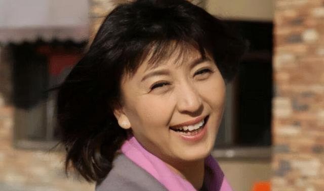 Angelababy|闫学晶:20岁一婚,深得继女喜欢,二婚嫁富豪后,45岁高龄生二胎