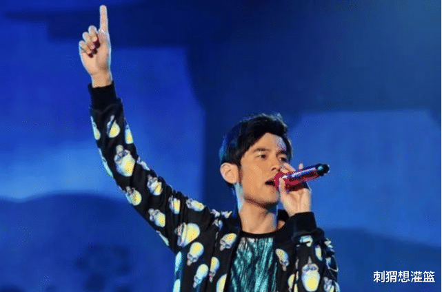 周杰伦|“周杰伦演唱会重映”上热搜！他的歌为啥这么火？