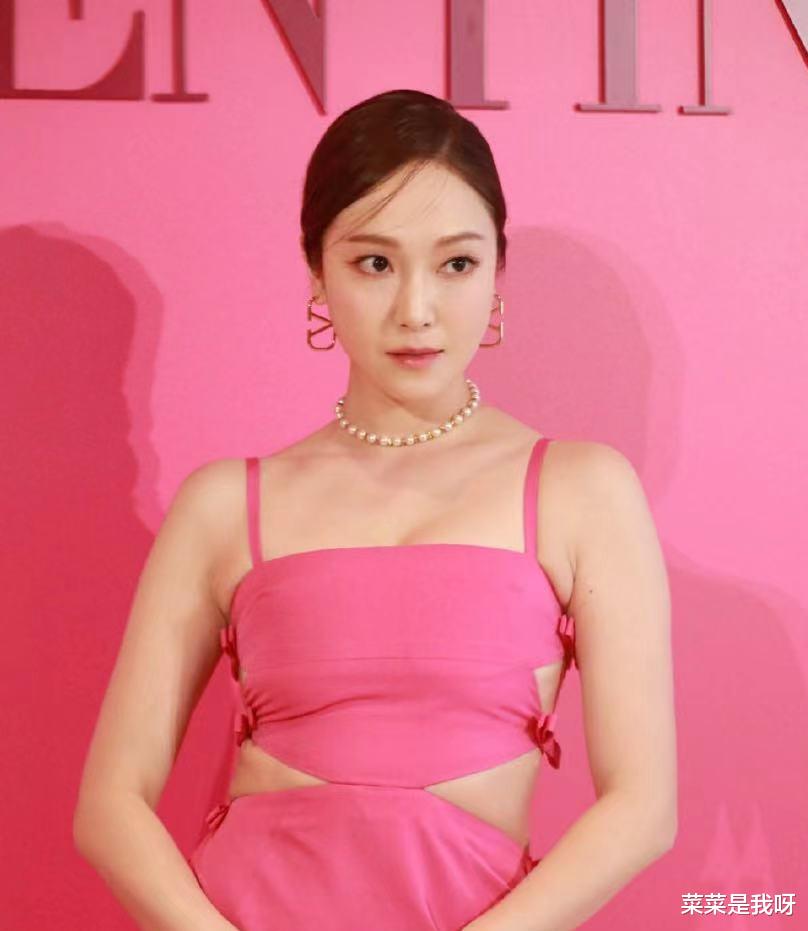 郑秀妍|中国伙食太好,韩国女明星郑秀妍来中国参加节目几个月,已经胖出了游泳圈