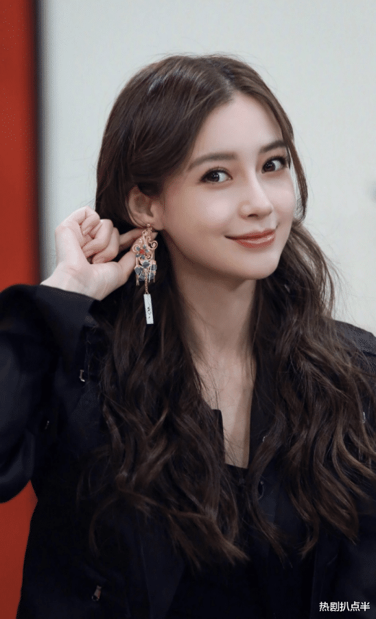 高圆圆|女星硬演少女真尴尬！一脸苦相、中年还装嫩，连高圆圆都栽了