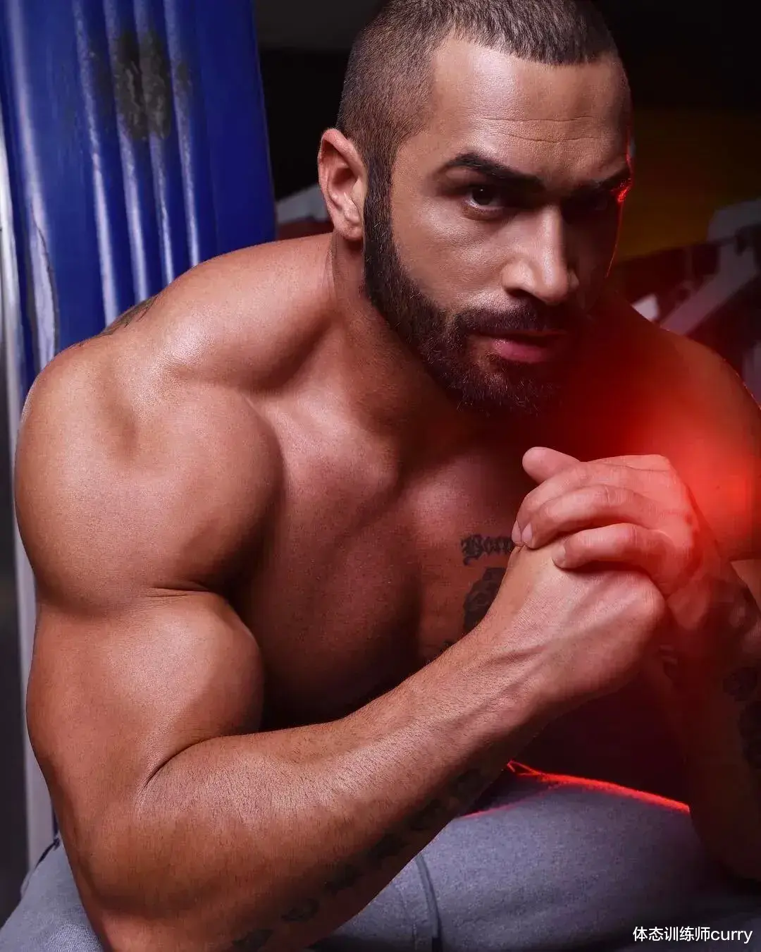 健身|公认全球身材最完美的人！真正的靠身材吃饭，附加一套练胸动作