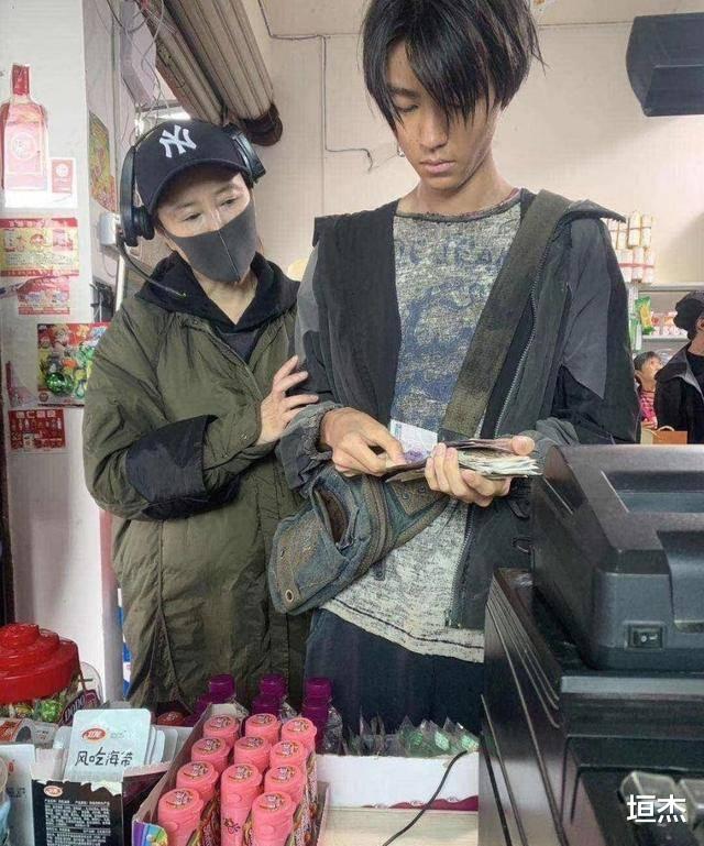 娱乐圈|瘦到病态、动脸成瘾、强行装嫩,“娱乐圈”的畸形审美真可怕