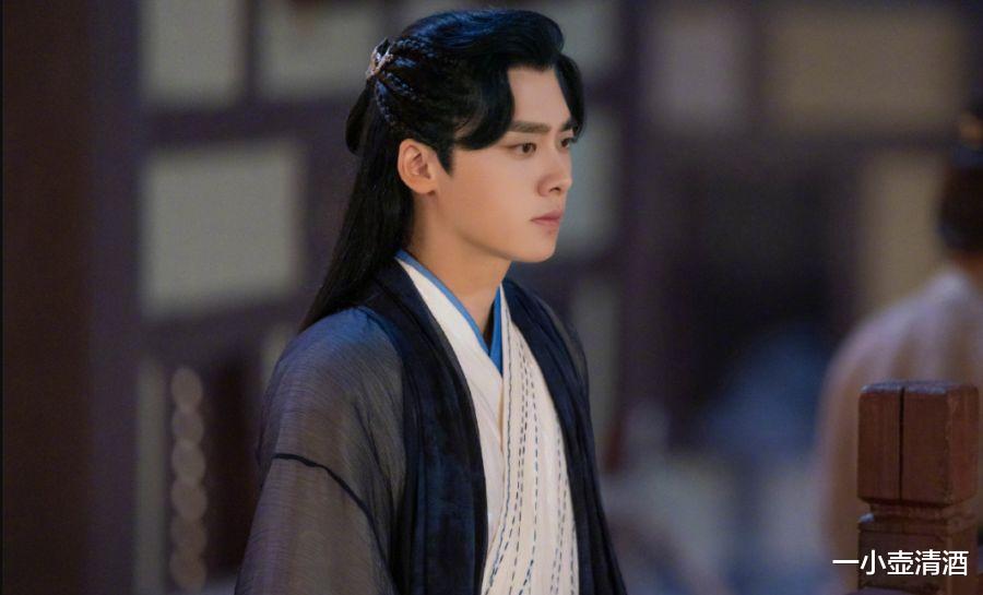 李易峰|李易峰《镜双城》扮相太苏了！蒙眼白衣花美男，这个苏摹谁不爱？