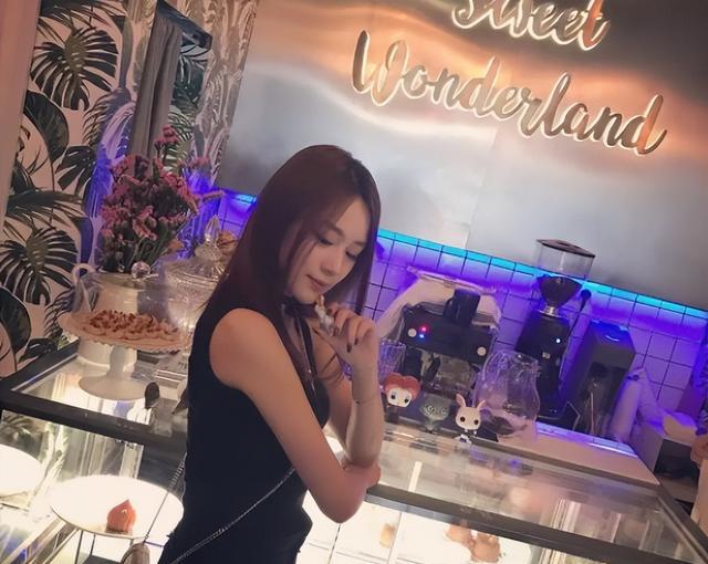 范志毅|范志毅女儿晒近照！和闺蜜合影大长腿抢镜，与大7岁男友或已分手