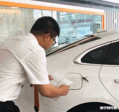 |姑娘！你收敛点，这是相亲，不能暴露你的职业呀！哈哈哈