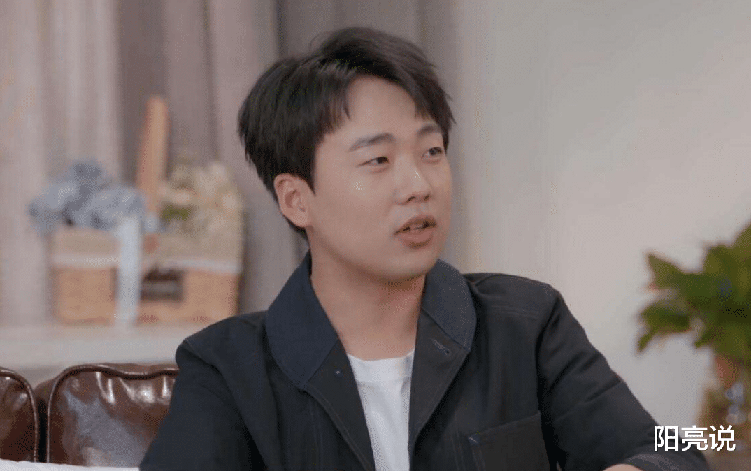 郭麒麟|郭麒麟再次被拍后，终于回应了：没恋爱，热吻是错位！