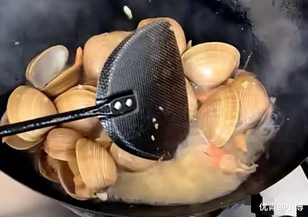 |董洁喜当美食主播引8万人围观，被赞贤妻良母好女人