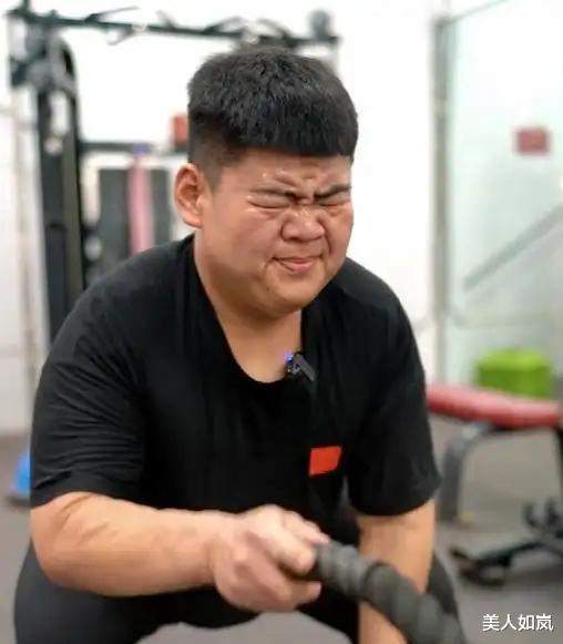 对于网红减肥男，你们有什么想说的吗？他这条件的都能婚内出轨？