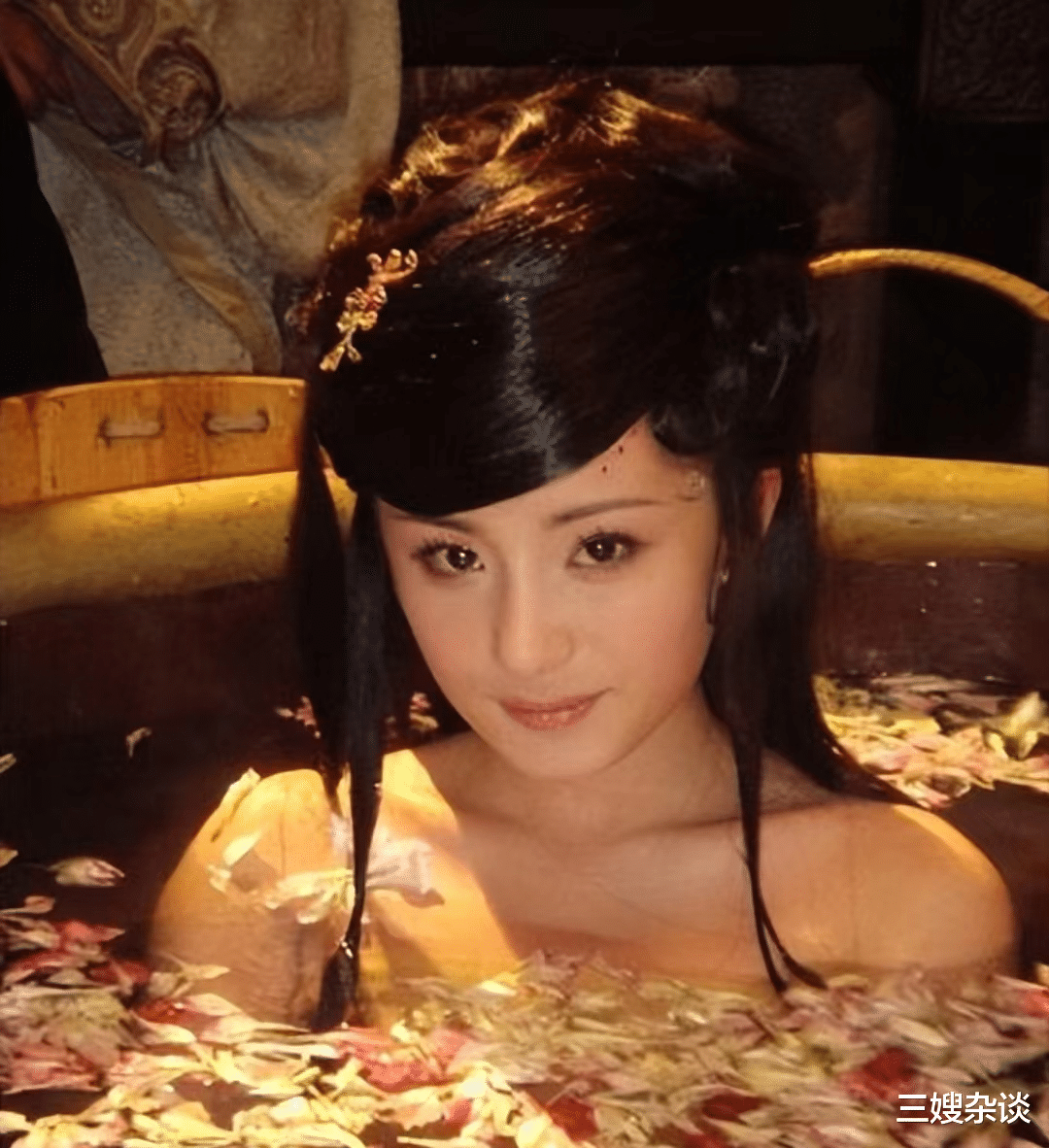 |“美人洗澡”出戏不难，看看这几位女星！