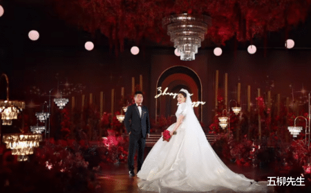 |恭喜！498万美食博主大婚，婚礼现场像梦幻城堡，一个月前领证