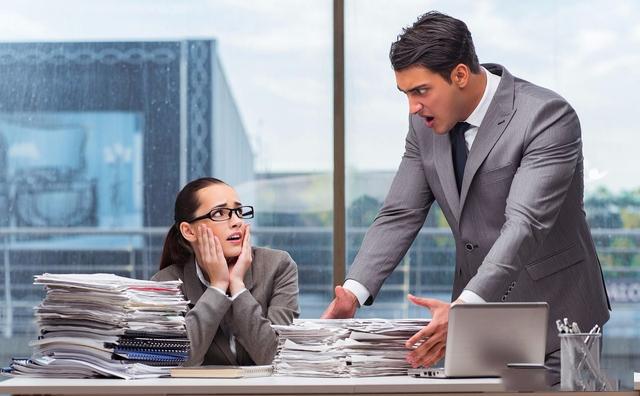 |回顾:为走捷径随老板出差,“开小会”不慎怀孕,男友:我无所谓