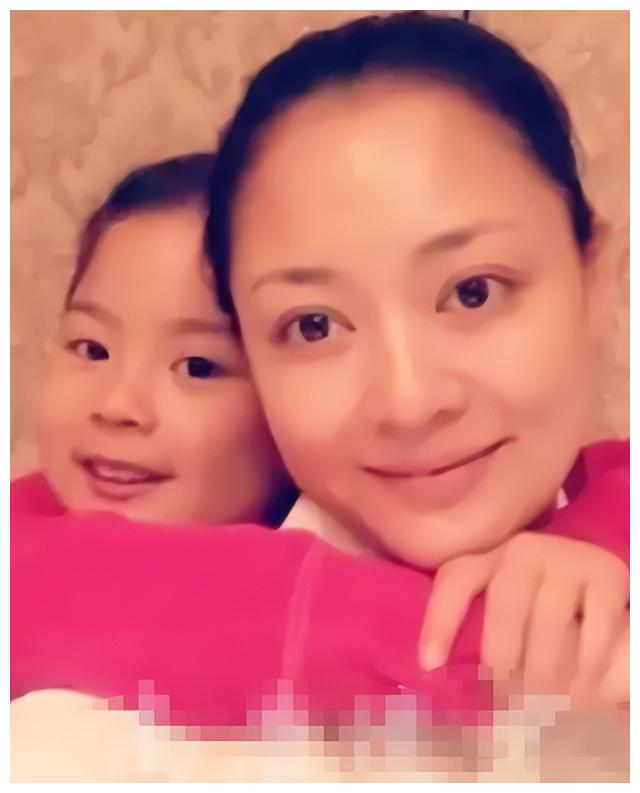 上官婧|连奕名：与陈佳妍离婚后，火速再婚杨若兮，今前妻红了，他糊了