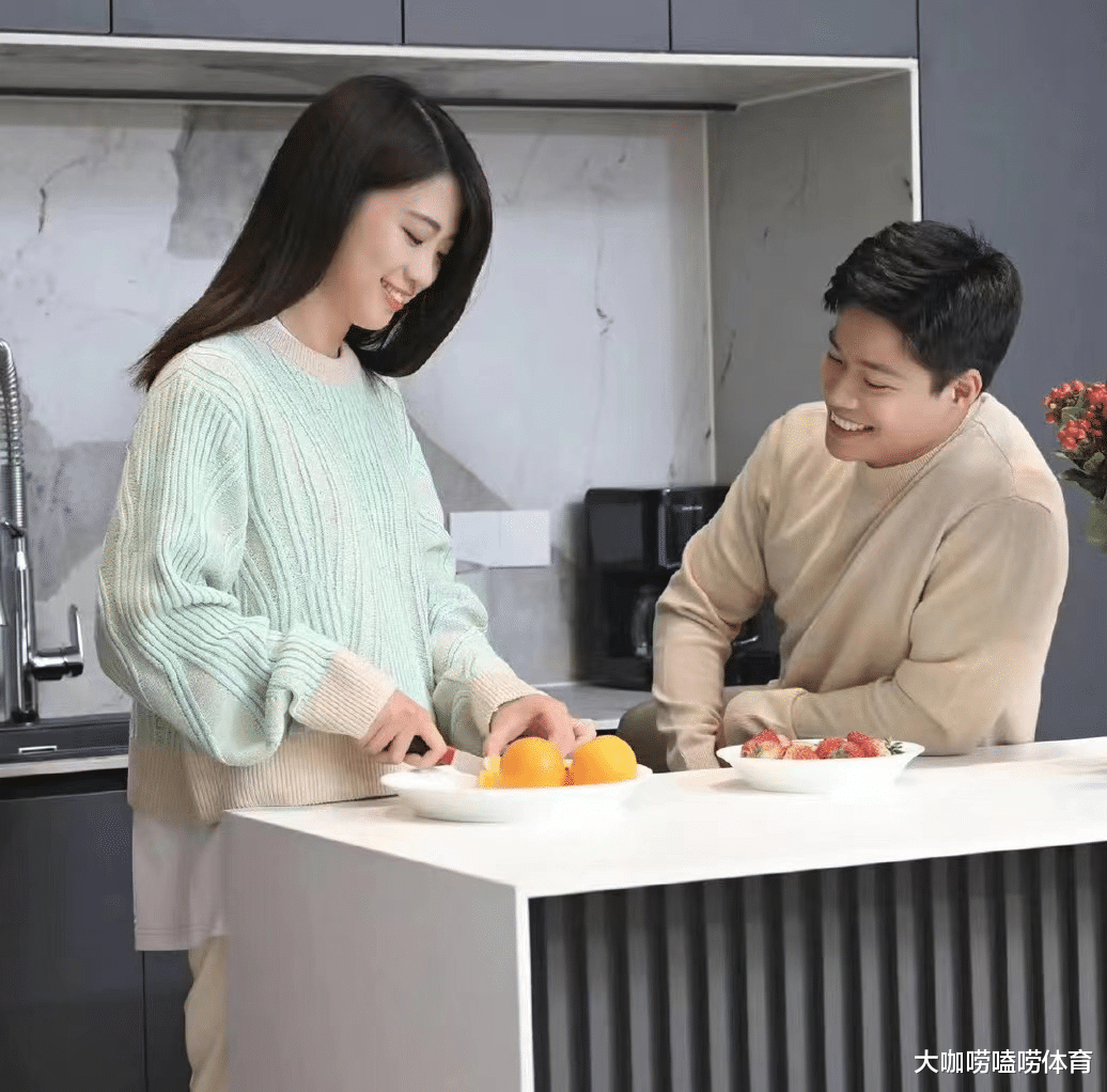 2000万豪宅,苏炳添乔迁新居!装修曝光:大气,6房4卫,有保姆房