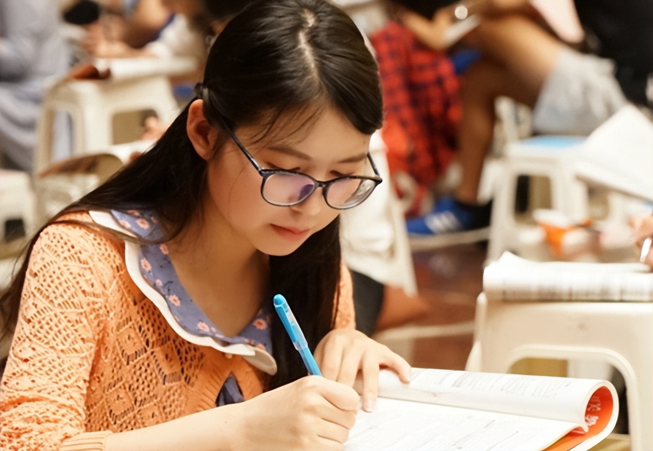 职业教育|大专生求职被拒，面试官发文吐槽大专生能力差，网友评论亮了