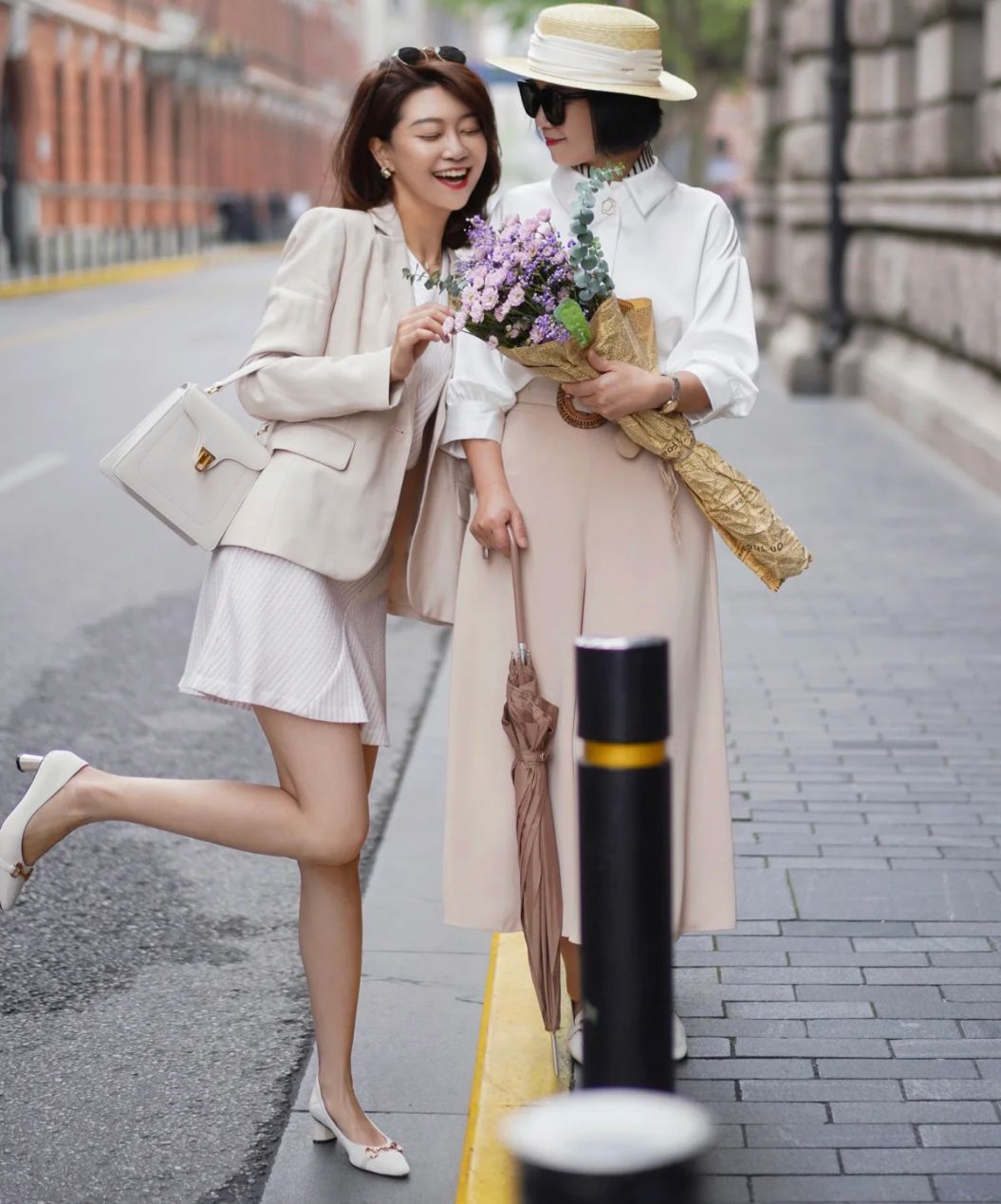 穿衣搭配 这届“妈妈辈博主”真圈粉：发不过肩，裙不上膝，把女儿熬成闺蜜