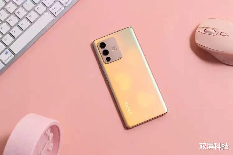 vivo|从3199跌至2249元，曲面屏+72万跑分+1亿像素，vivo拒绝高价低配