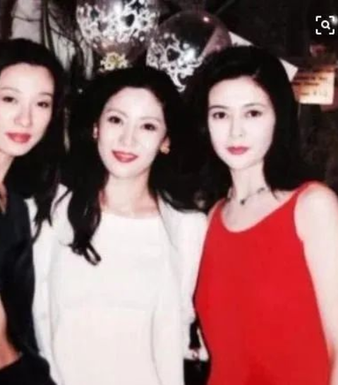 郭碧婷|刚生完二胎的郭碧婷状态!网友:这是彻底撞脸向太?