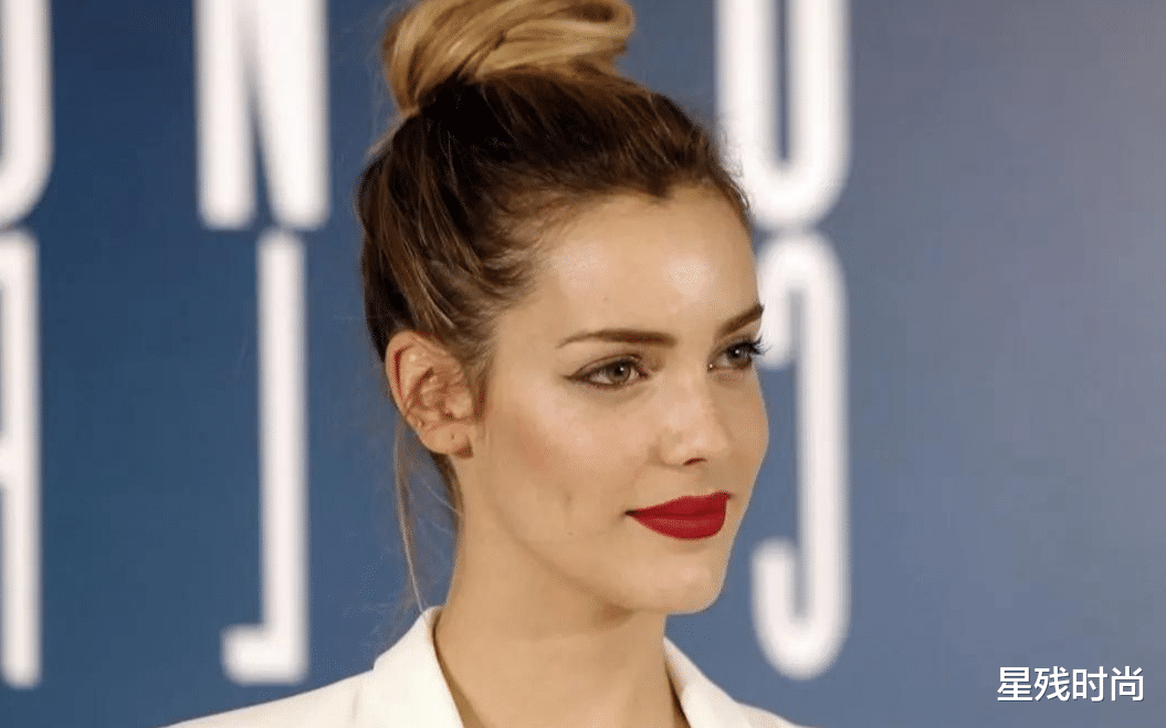 41岁皇马传奇恋爱, 新女友气质胜乔治娜