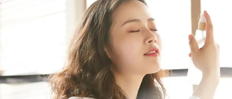百雀羚 盘点国货中的“高端水乳”，百雀羚畅销国外，佰草集人气高口碑好