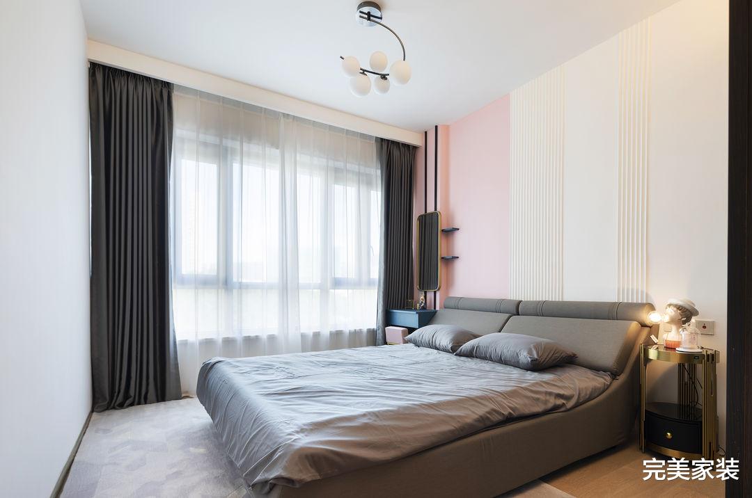 精装房实现空间升级，家里还有超大电竞房，享受不出门的快乐