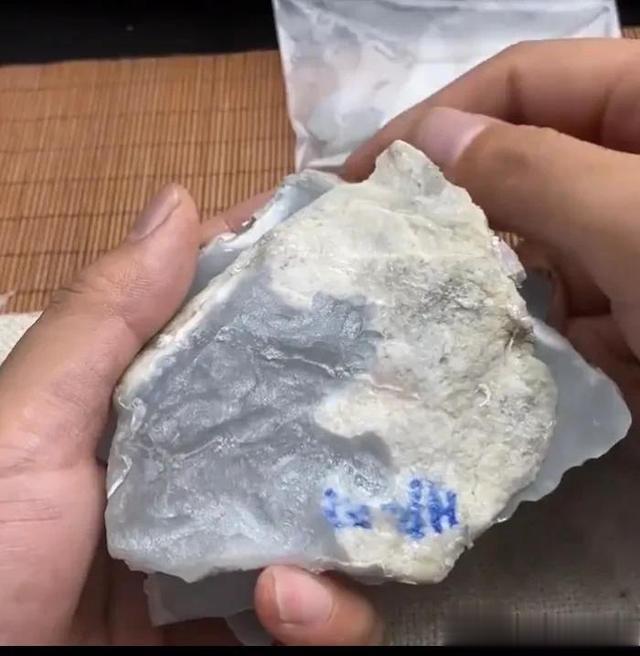 |百万级的冰料切开以后会是怎么样？