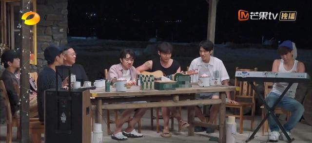 李荣浩该走不走让《向往》再封神，也逼出了张艺兴藏两季的心里话