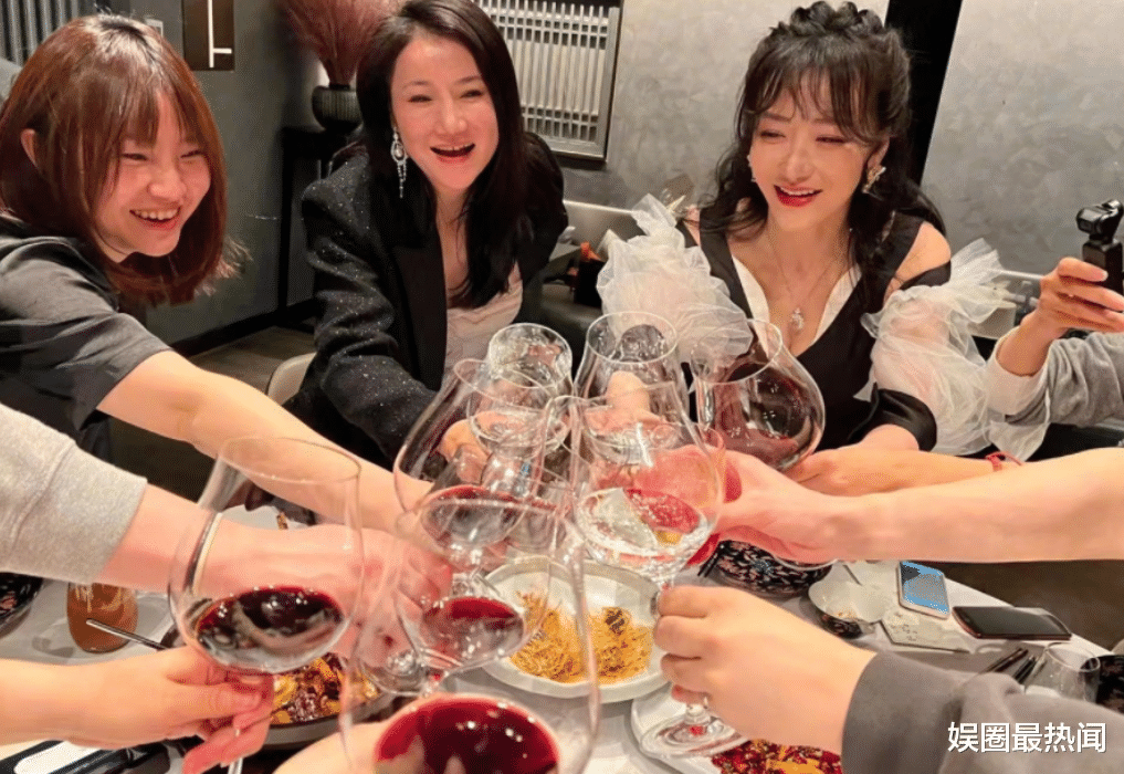 陈紫函|47岁女星陈紫函生日,胸前粉钻价值千万,网友:人生赢家