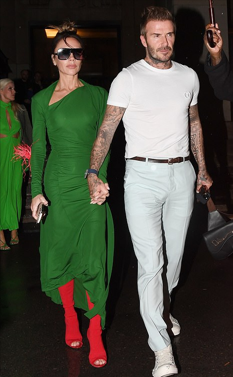 小贝|11岁小七在巴黎时装周美成小女神，穿低胸长裙太早熟