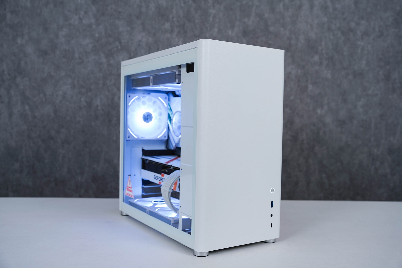 机箱|简约与紧凑的ATX主机，乔思伯D40白色主机装机体验