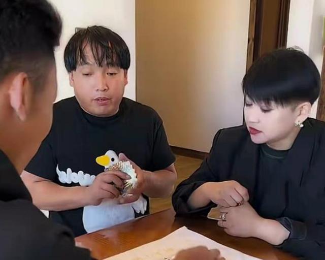 杨树林|赵本山徒弟“胖丫”赵丹在小剧场复出，搭档已不是杨树林