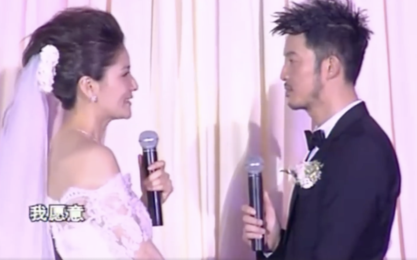 胡可|11岁安吉被拍长高变胖眯眯眼抢镜,胡可腹部隆起明显被质疑怀三胎