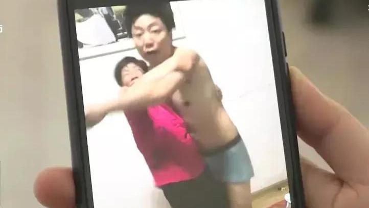 男子家暴妻子，离婚后9天中风瘫痪，网友：自作孽