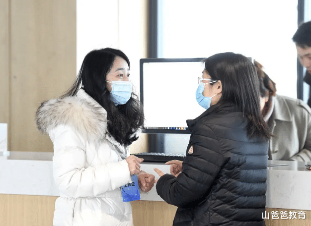 大学生|又一“冷门岗位”招聘,月入12000工作清闲,过来人:贡品吃够了