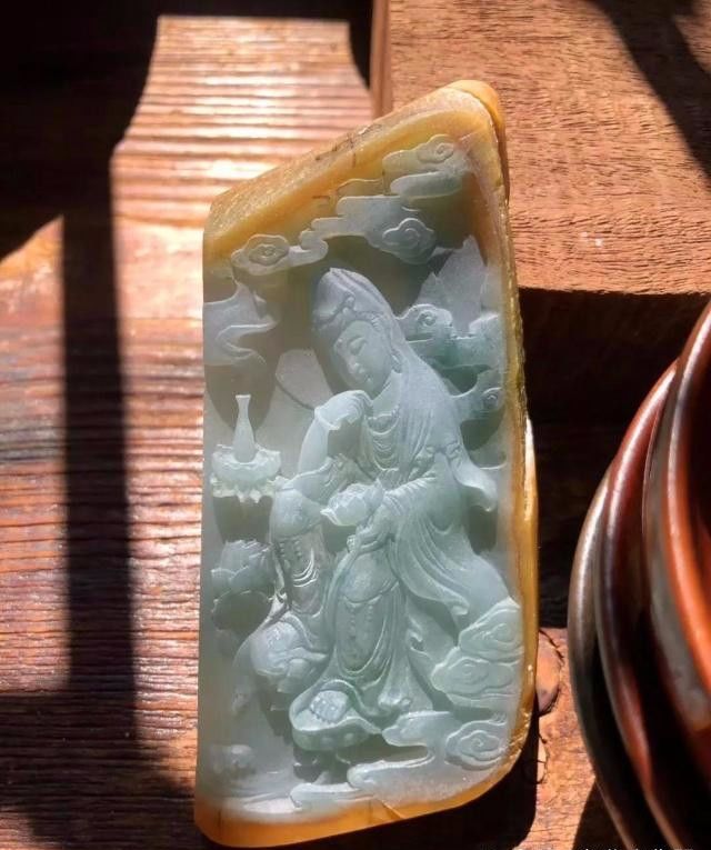 马坎|带雾层飘绿的大马坎翡翠原石, 巧雕做出来的佛类题材太有意境了