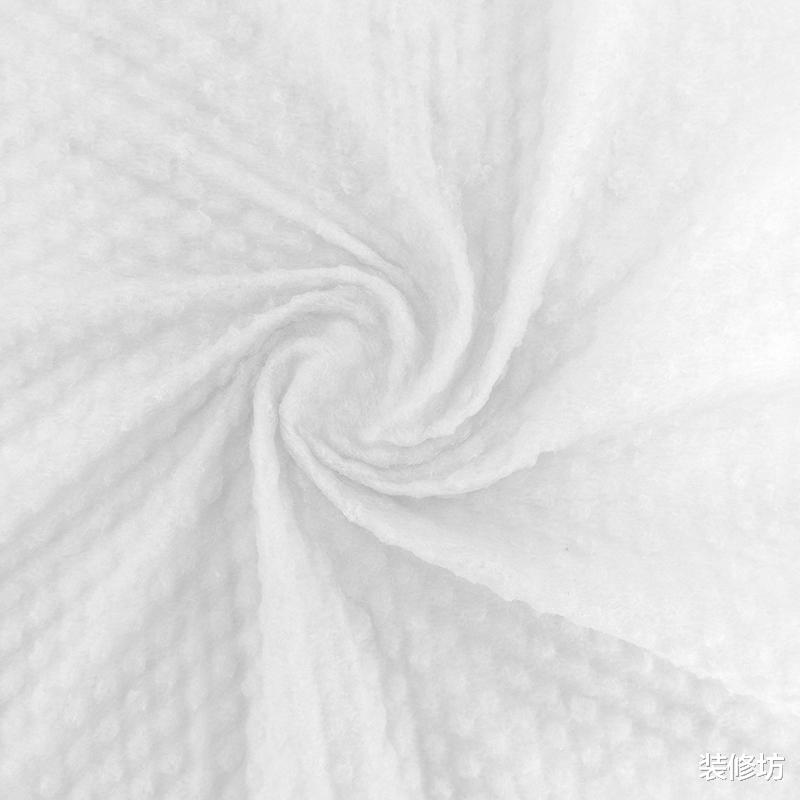 建议:卫生间再大,也别装毛巾架,学学年轻人的做法,干净又卫生