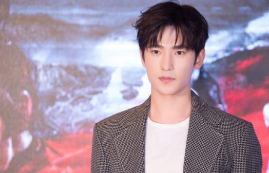 杨洋|为什么杨洋从小就在军艺?