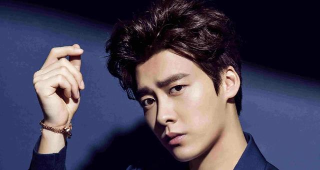 李易峰|李易峰看三级电影照片被曝光,知情人称其不止嫖娼还选妃