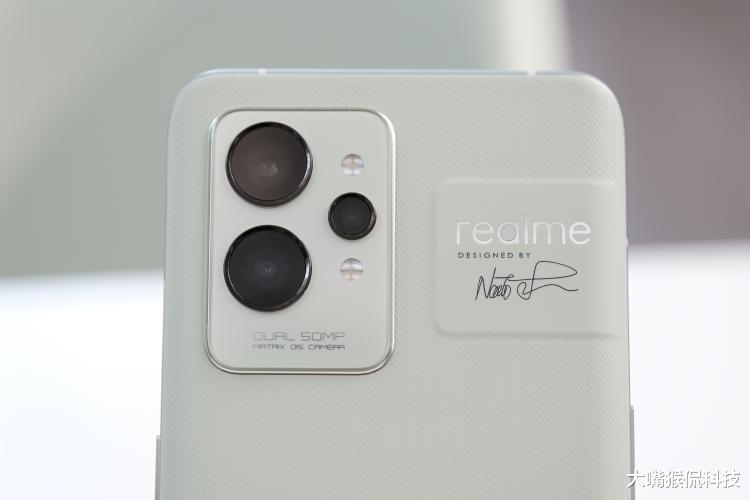 跑分|100万跑分+5000毫安电池,真环保后盖,现在就降价?