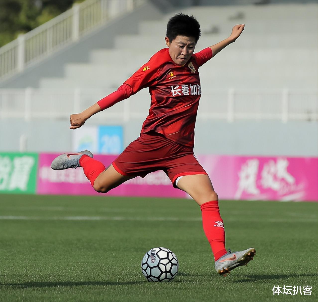 长春华信女足|3-0！长春女足卫冕全国冠军，26岁前国脚戴帽，上演梅西式过人