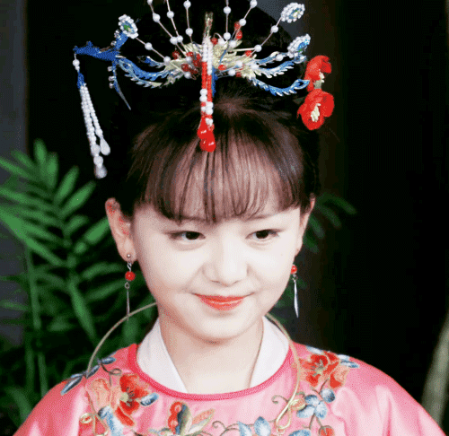 小戏骨红楼梦|红楼白蛇小戏骨今昔对比:小宝钗尴尬小熙凤美飒,小素贞脸更尖了