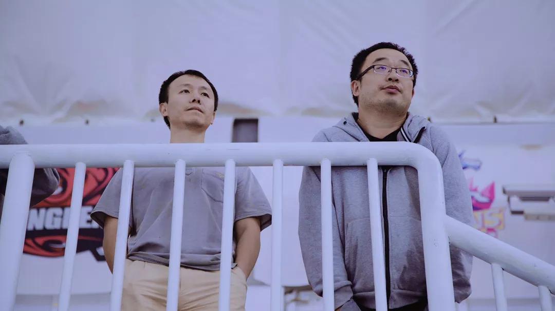 律师|他跟拍北京中产家庭四年：片子一出引爆争议