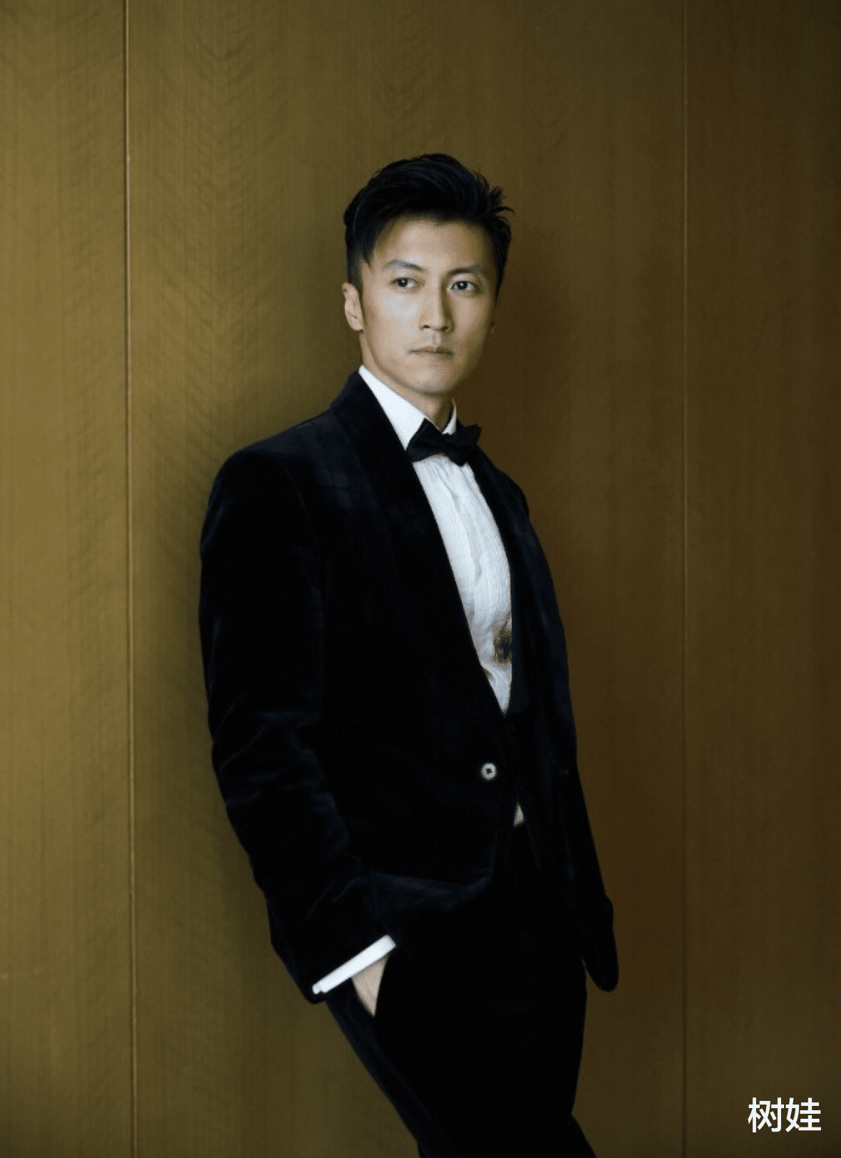 陈国邦|TVB艺人陈国邦转签英皇,期待与谢霆锋合作,自曝为女儿推掉戏约