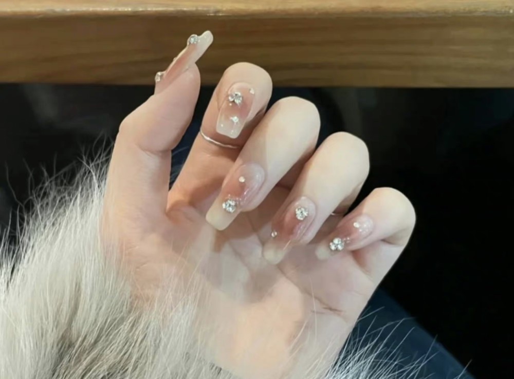 美甲 不翻车的美甲分享，爱做美甲的女孩们学起来~